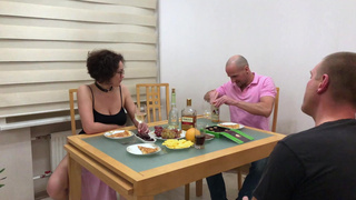Ух, ты! Меня ебут в рот и жопу бывшие одноклассники